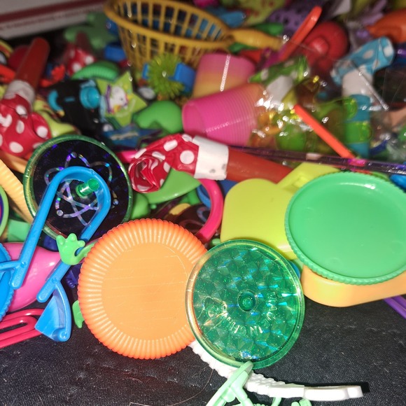 NEW KIDS Party Prizes Pinata Prizes Party Favors APPX 170 Toys - Picture 4 of 7